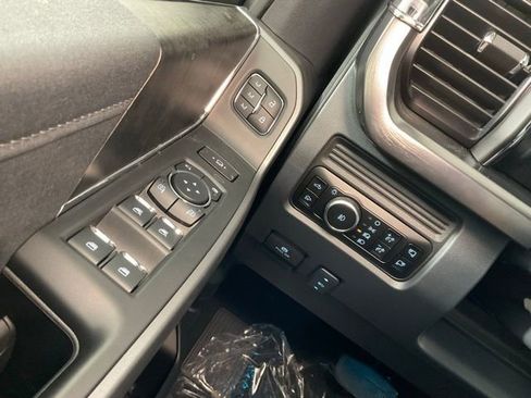 New 2026 Ford F250 Lariat w/ Black Appearance Package image 20