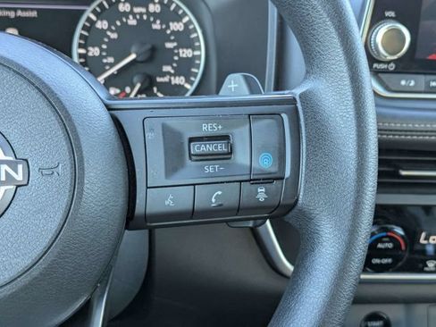 Used 2024 Nissan Rogue SV AWD/4WD image 25