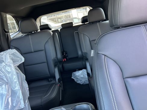 Used 2026 GMC Acadia Elevation w/ Elevation Premium Package image 34