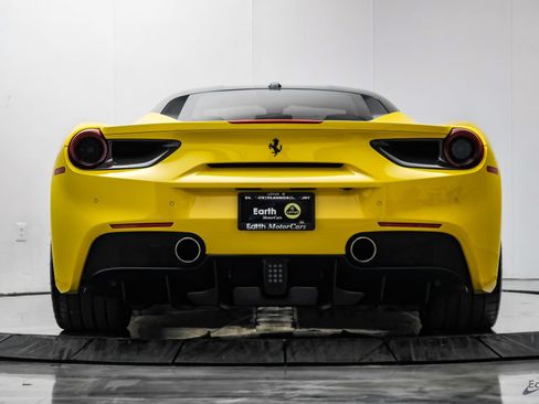 Used 2019 Ferrari 488 GTB RWD image 15