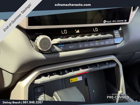Used 2023 Toyota Tundra Limited AWD/4WD image 24