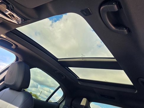 Used 2022 Alfa Romeo Stelvio Ti image 3