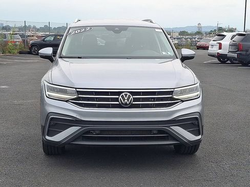 Used 2022 Volkswagen Tiguan SE AWD/4WD image 2