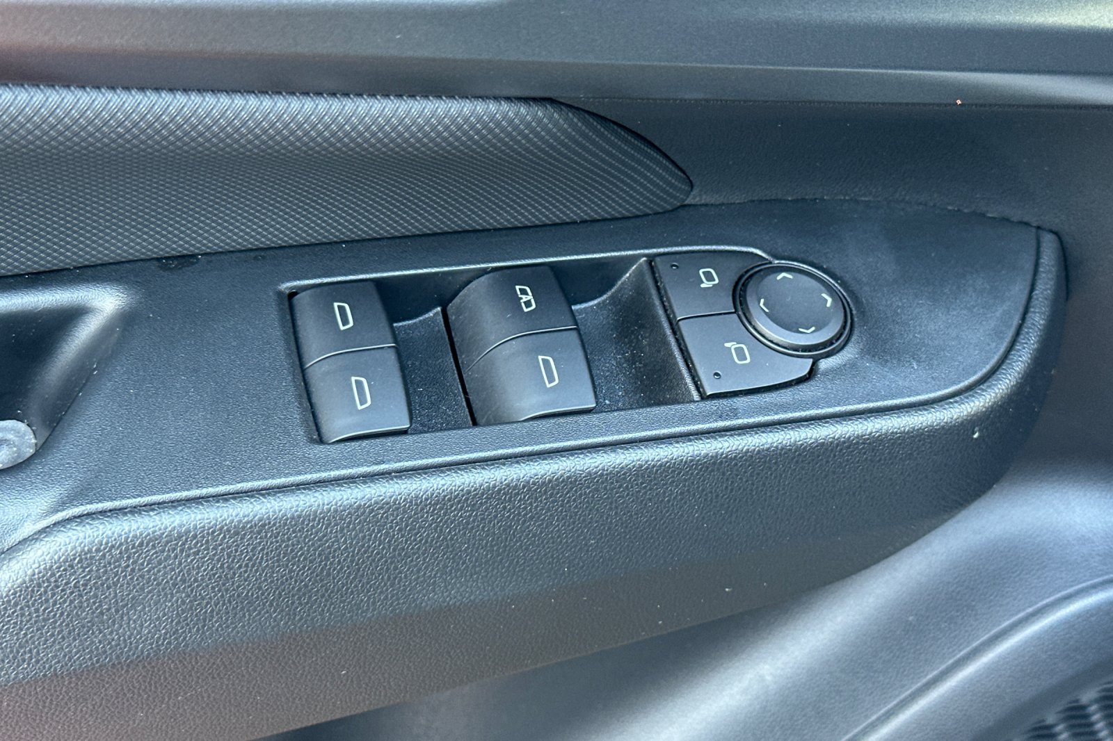Used 2024 Chevrolet Equinox EV RS AWD/4WD image 12