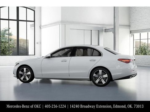 Used 2025 Mercedes-Benz C 300 4MATIC Sedan image 32