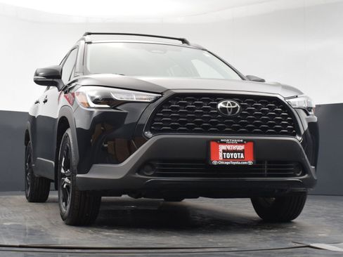 Used 2024 Toyota Corolla Cross LE image 29