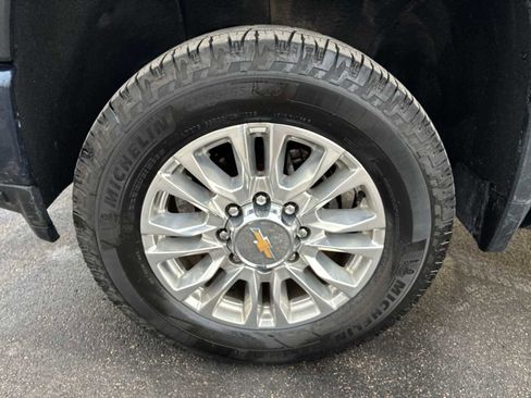 Used 2023 Chevrolet Silverado 2500 High Country w/ Z71 Off-Road Package image 34
