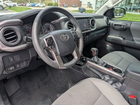 Used 2023 Toyota Tacoma SR5 RWD image 17