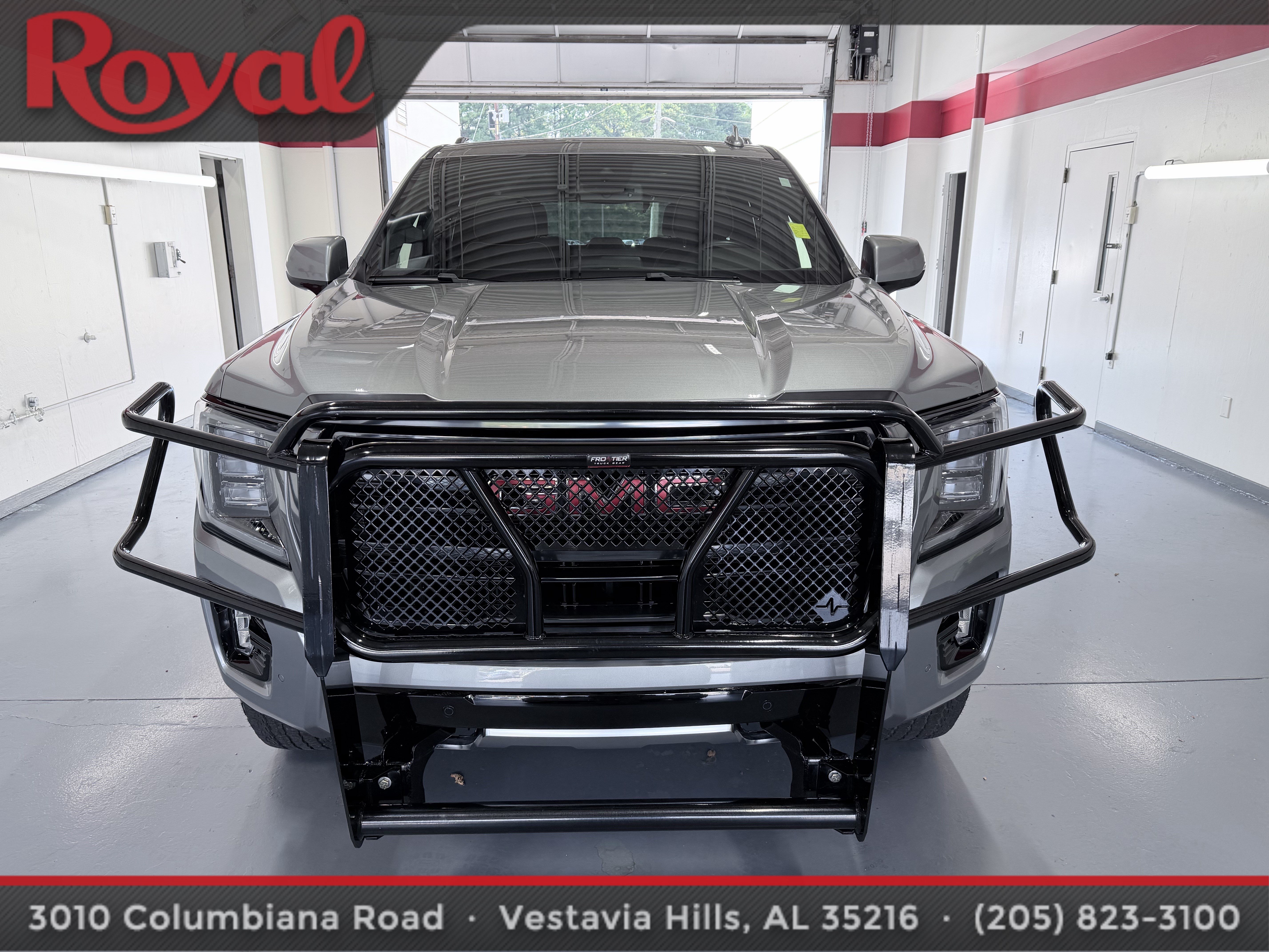 Used 2023 GMC Yukon AT4 AWD/4WD image 2