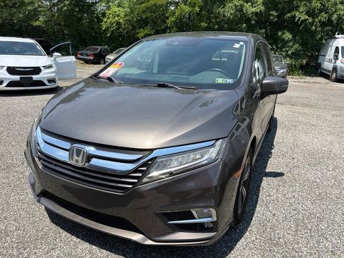 Used 2018 Honda Odyssey Touring image 2