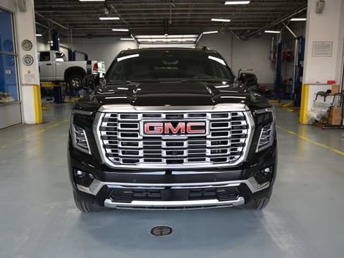 New 2026 GMC Yukon Denali w/ Advanced Technology Package AWD/4WD image 2