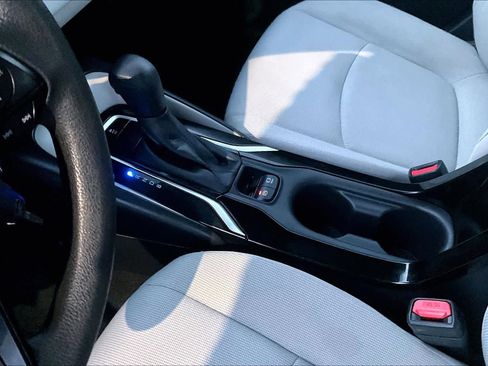 Used 2020 Toyota Corolla LE image 14