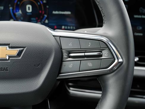 Used 2026 Chevrolet Equinox LT AWD/4WD image 35