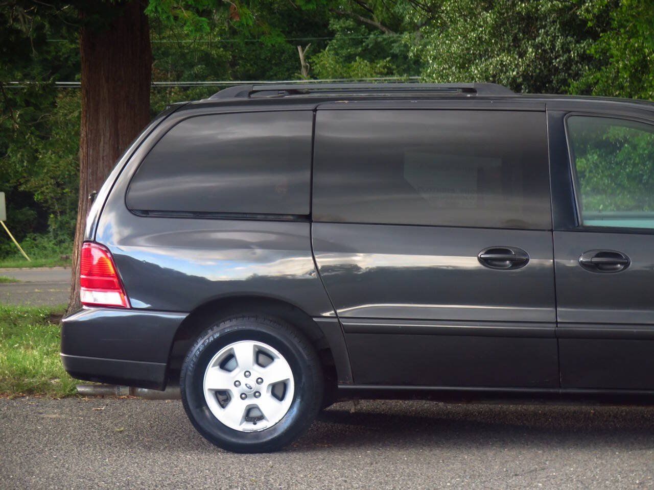 Used 2007 Ford Freestar SE FWD image 21
