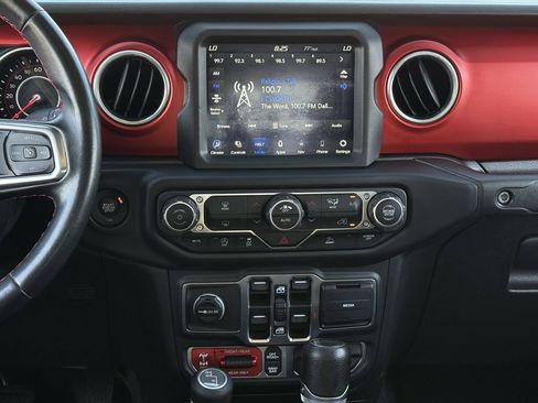 Used 2021 Jeep Gladiator Rubicon AWD/4WD image 13