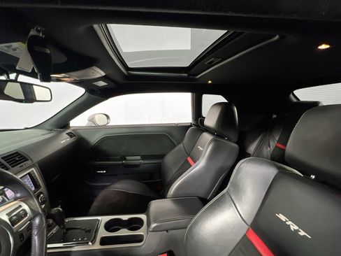Used 2014 Dodge Challenger SRT8 w/ Harman/Kardon Audio Group image 20
