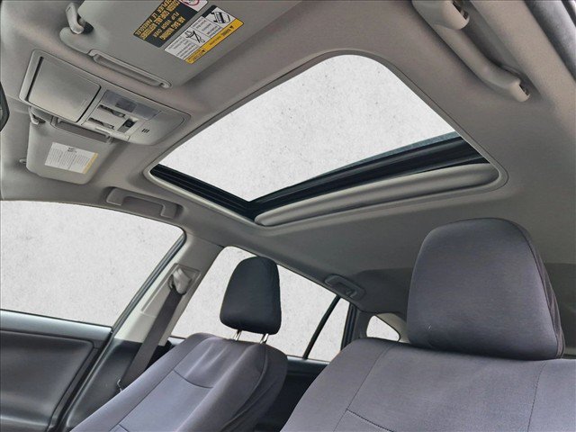 Used 2018 Toyota RAV4 XLE FWD image 12