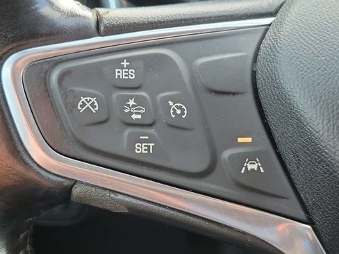 Used 2020 Chevrolet Equinox LT FWD image 9