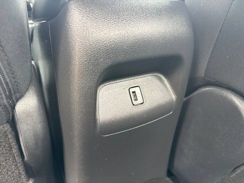 Used 2024 Nissan Sentra SV FWD image 14