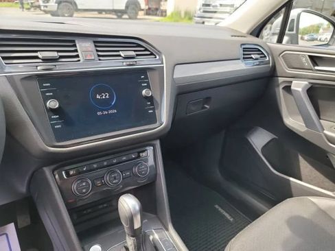 Used 2021 Volkswagen Tiguan SE w/ Panoramic Sunroof Package AWD/4WD image 18