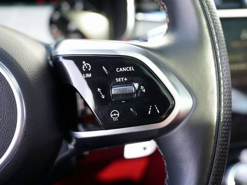 Used 2022 Jaguar F-PACE SVR image 49