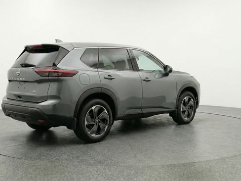 Used 2025 Nissan Rogue SV AWD/4WD image 9