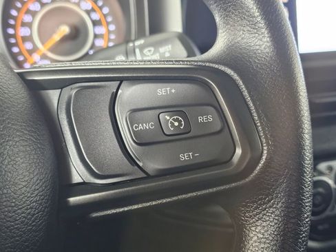 Used 2025 Jeep Gladiator Sport image 23