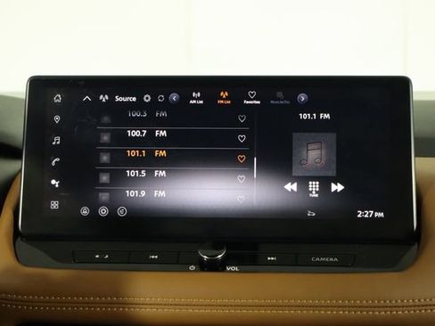 Used 2025 Nissan Rogue Platinum FWD image 25