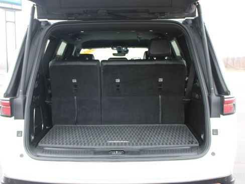 Used 2024 Jeep Wagoneer Series II image 17