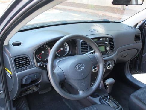 Used 2011 Hyundai Accent GS image 13