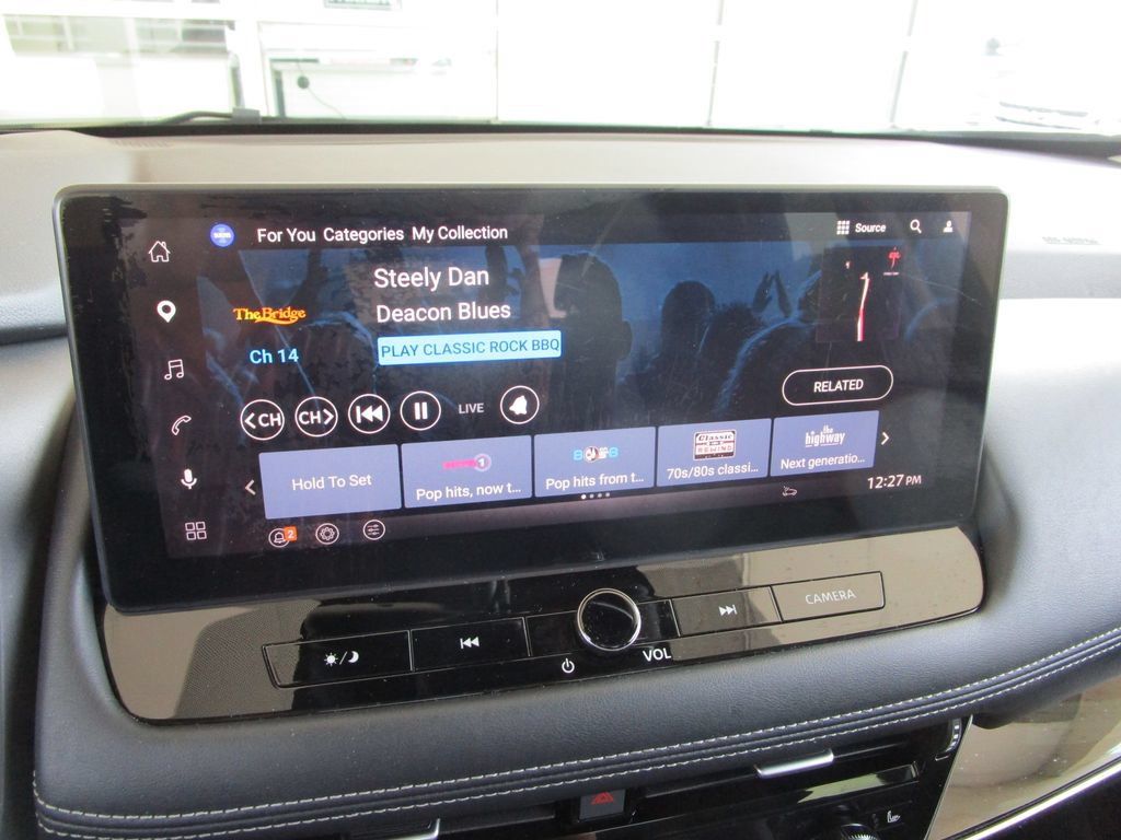 Used 2025 Nissan Rogue SL w/ Tech Package FWD image 37