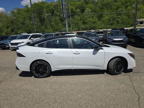 New 2026 Nissan Sentra SR w/ SR Premium Package FWD image 10