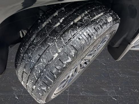 Used 2025 Jeep Grand Cherokee Summit w/ Obsidian Package image 40