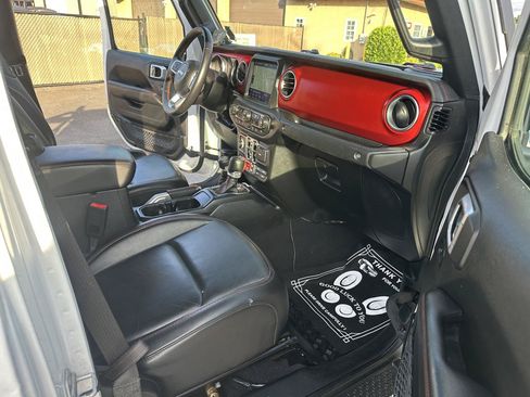 Used 2020 Jeep Gladiator Rubicon AWD/4WD image 22