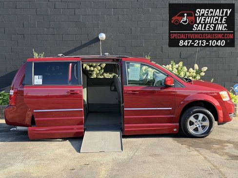Used 2008 Dodge Grand Caravan SXT FWD image 2