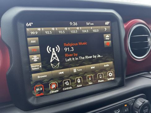 Used 2023 Jeep Wrangler Unlimited Rubicon w/ Xtreme Recon 35" Tire Package image 12