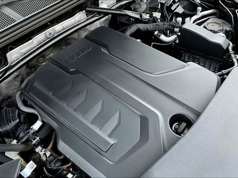 Used 2025 Audi Q5 Premium image 34