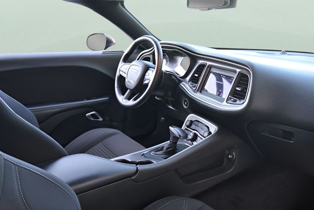 Used 2019 Dodge Challenger SXT RWD image 17