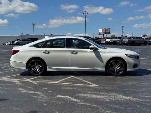 Certified 2022 Honda Accord Touring image 2