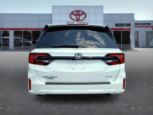 Used 2026 Honda Odyssey Elite image 4