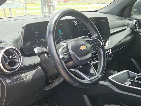 Used 2025 Chevrolet Equinox LT FWD image 13