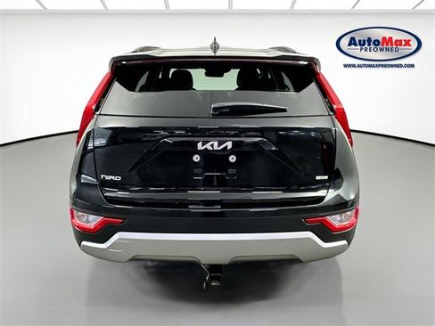 Used 2024 Kia Niro LX image 7