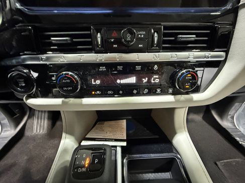 New 2026 Nissan Pathfinder SL image 12