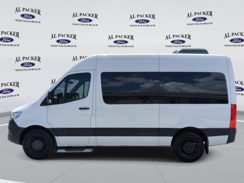 Used 2019 Mercedes-Benz Sprinter 2500 image 2