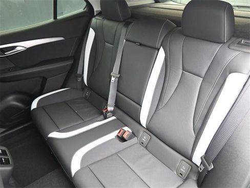 Used 2025 Buick Envision Sport Touring AWD/4WD image 11