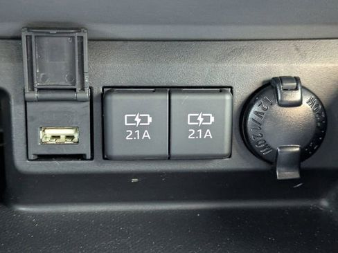 Used 2021 Toyota Highlander Limited image 25