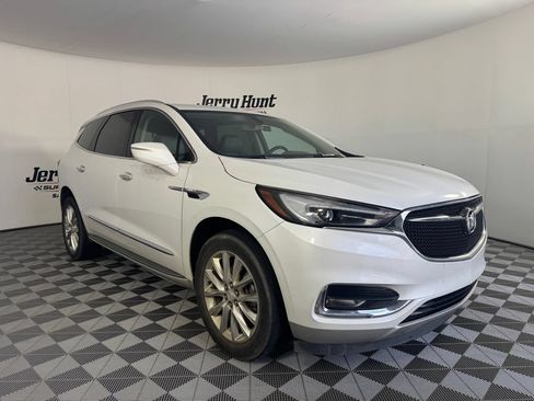 Used 2019 Buick Enclave Essence w/ LPO, Luxury Package FWD image 5