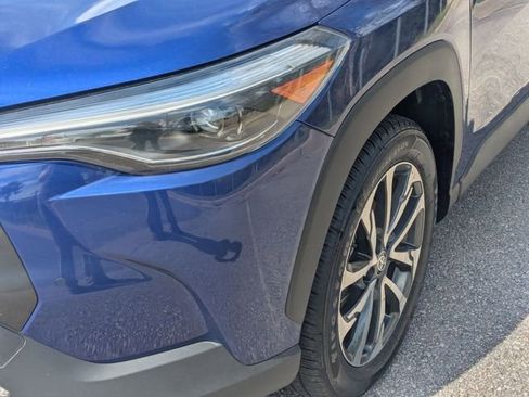 Certified 2023 Toyota Corolla Cross XLE image 9