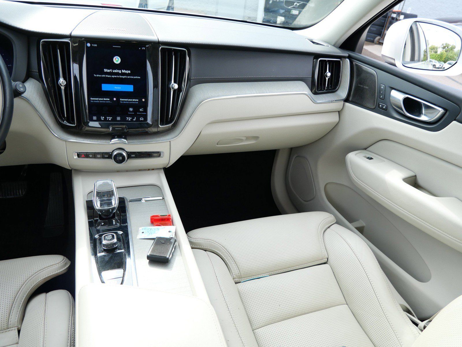 Certified 2023 Volvo XC60 T8 Ultimate w/ Climate Package AWD/4WD image 14