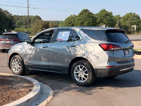 Used 2023 Chevrolet Equinox LT w/ LPO, Floor Liner Package FWD image 9